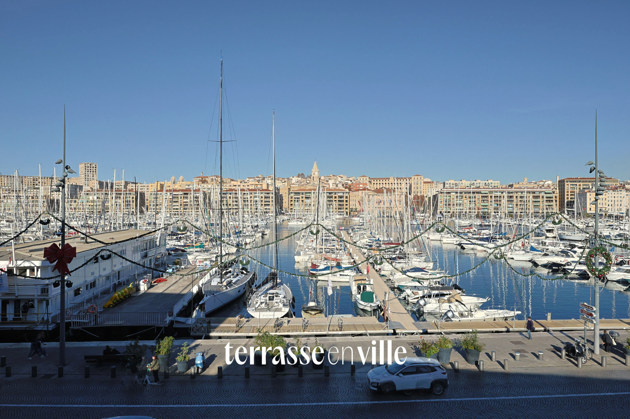 EXCLUSIVITE - VIEUX PORT - T3 148m2 - PATIO 10m2 - VUE VIEUX PORT- 750 000€