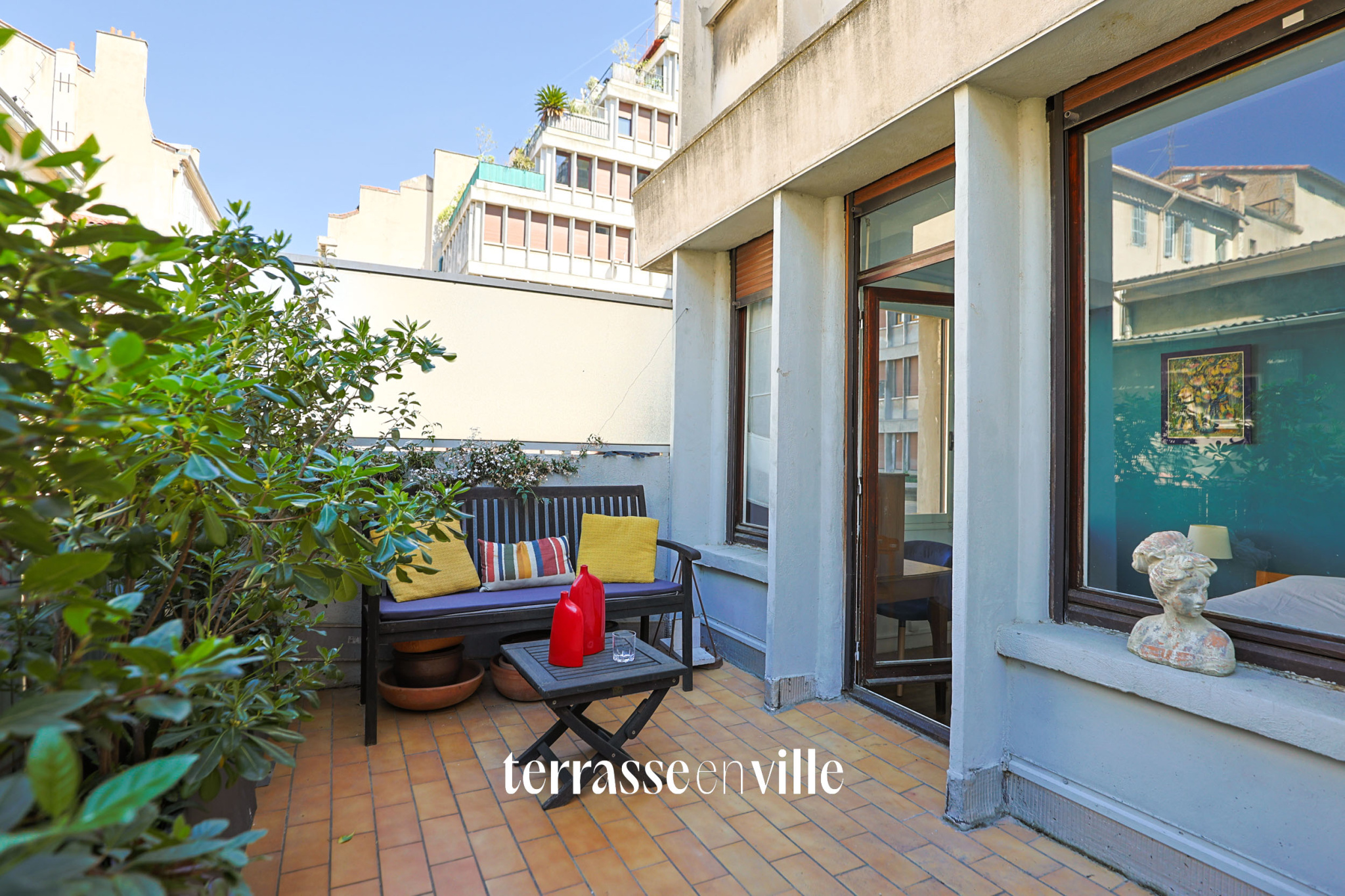 EXCLUSIVITE - BUILDING CANEBIERE - T3 - 97M2  - TERRASSE- 350 000€