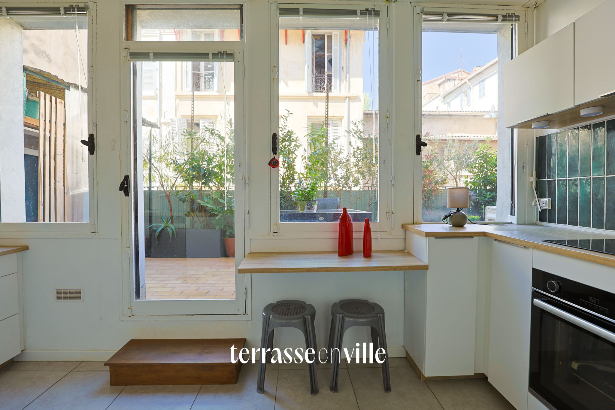 EXCLUSIVITE - BUILDING CANEBIERE - T3 - 97M2 - TERRASSE- 350 000€