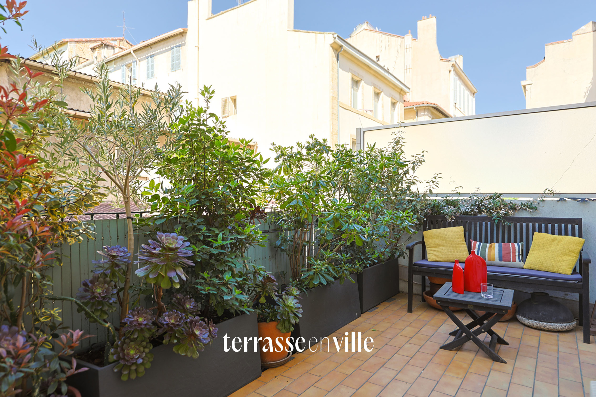 EXCLUSIVITE - BUILDING CANEBIERE - T3 - 97M2 - TERRASSE- 350 000€