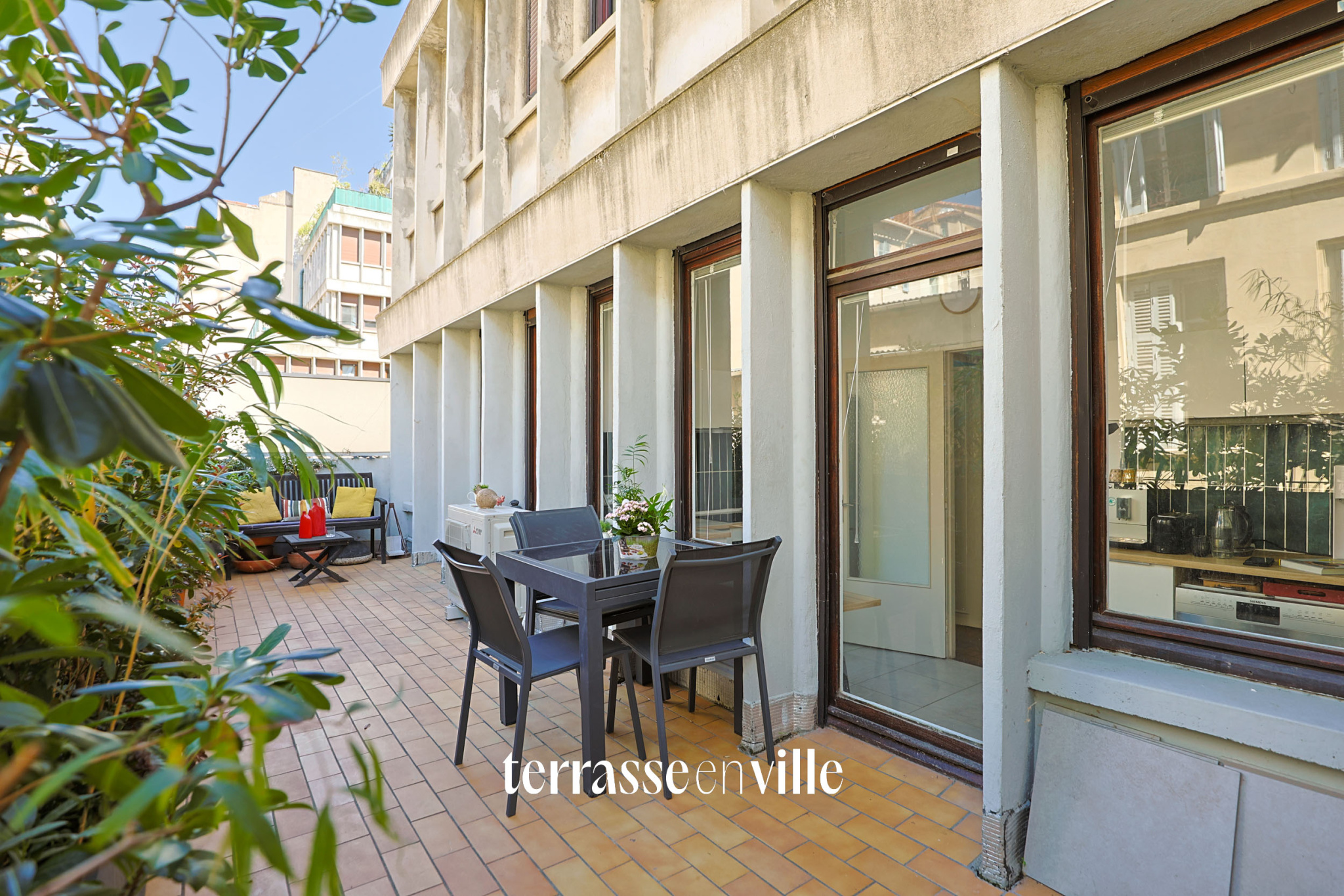 EXCLUSIVITE - BUILDING CANEBIERE - T3 - 97M2 - TERRASSE- 350 000€