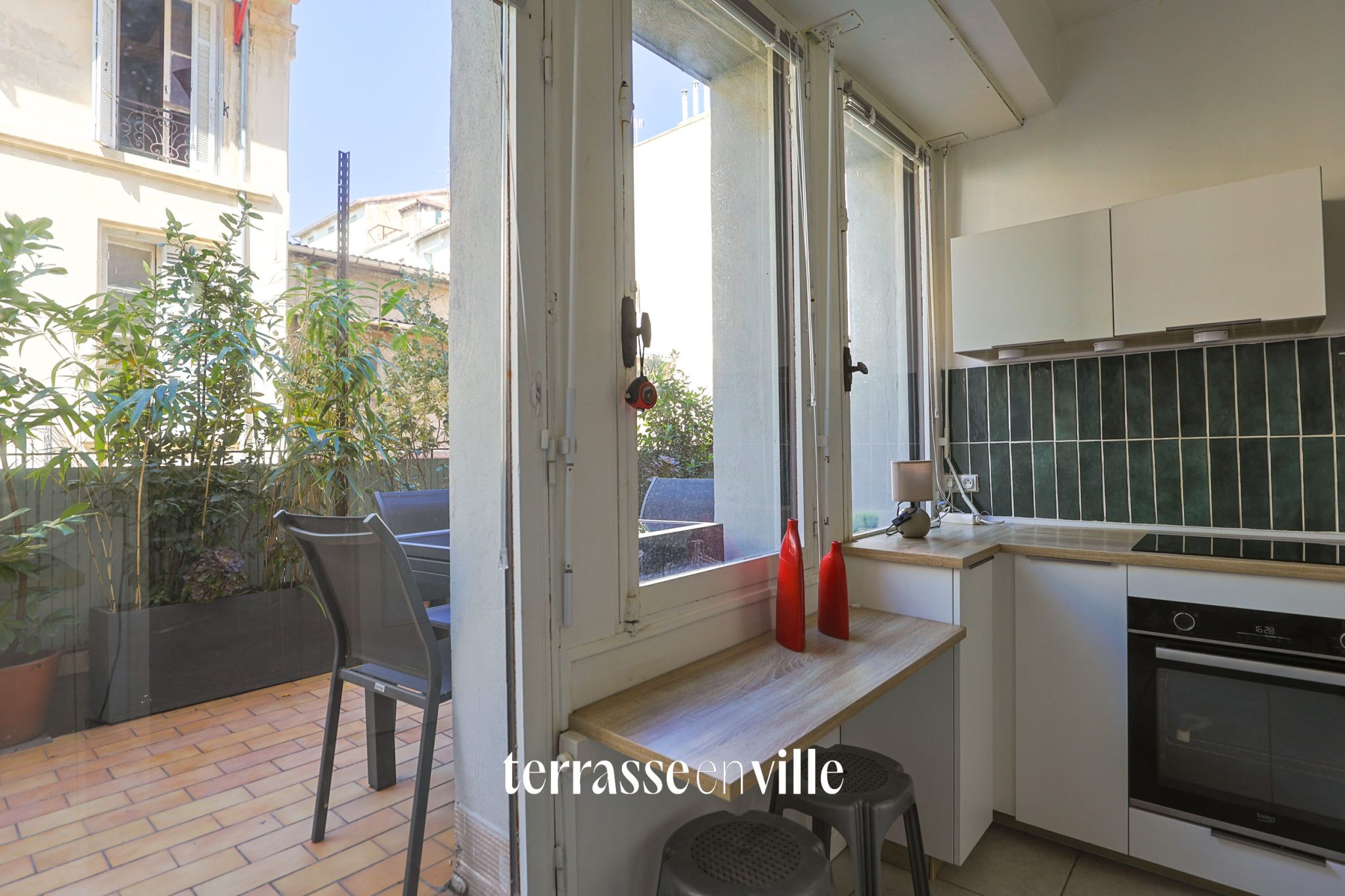 EXCLUSIVITE - BUILDING CANEBIERE - T3 - 97M2 - TERRASSE- 350 000€