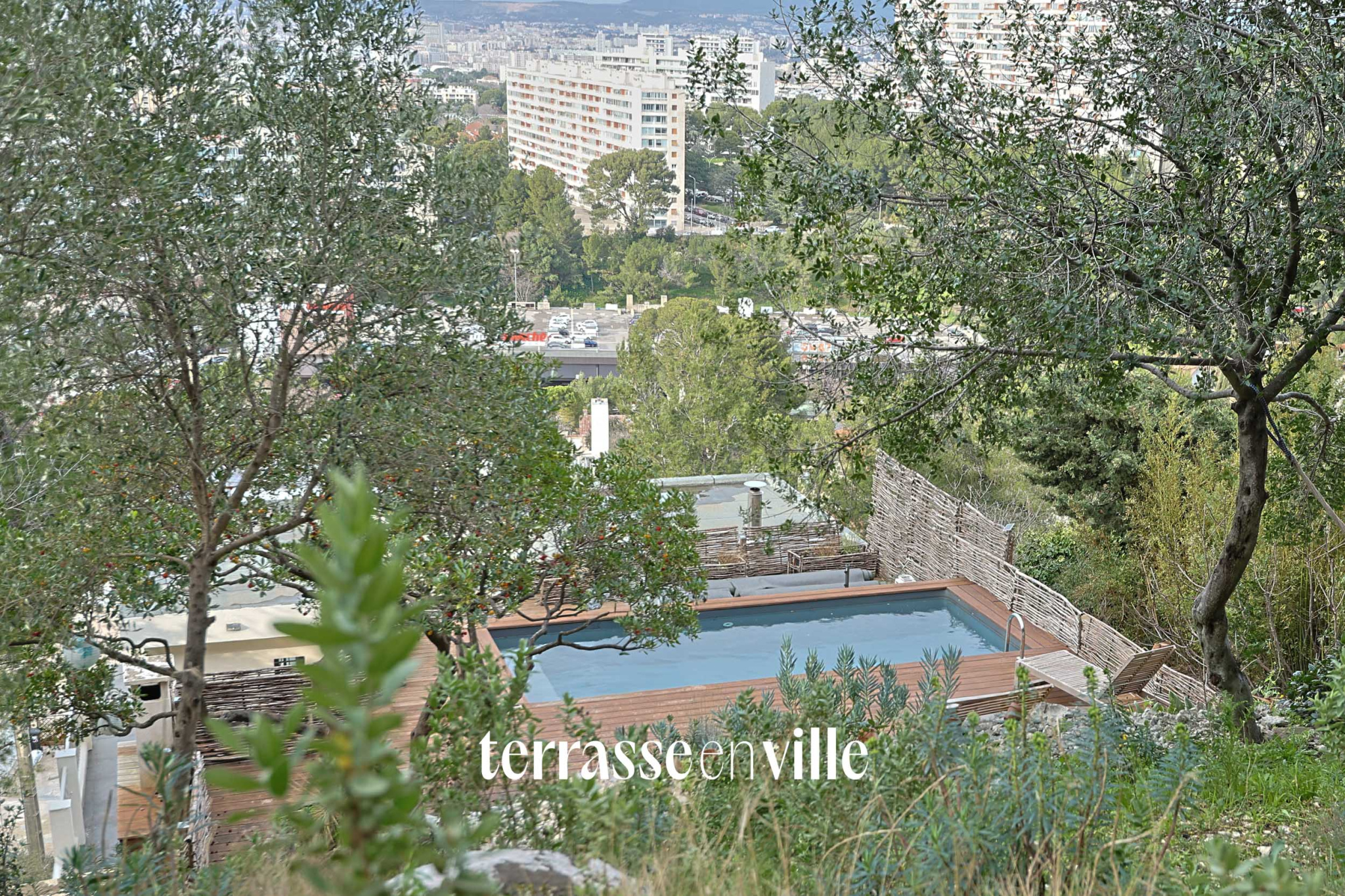 LE REDON - VALMANTE - MAISON INDIVIDUELLE - 113M2 - T4/5 - JARDIN - 800M2 - PISCINE - GARAGES - 760 000 €