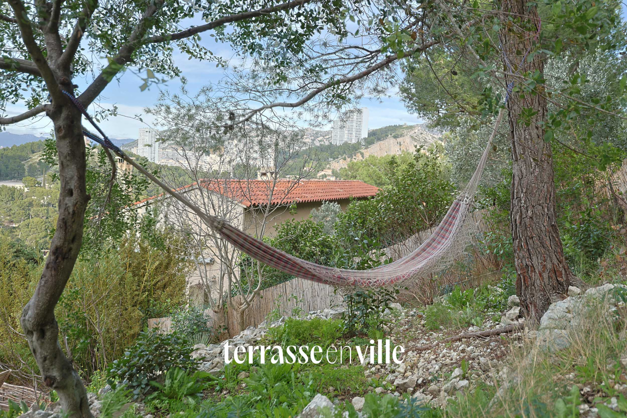 LE REDON - VALMANTE - MAISON INDIVIDUELLE - 113M2 - T4/5 - JARDIN - 800M2 - PISCINE - GARAGES - 760 000 €