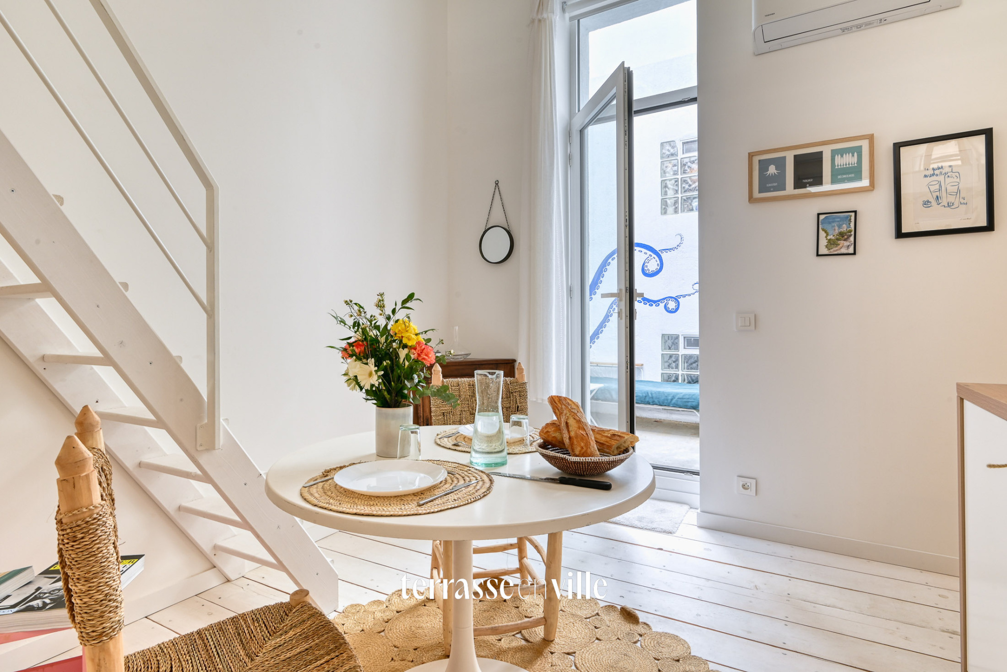 EXCLUSIVITE - ROUCAS BLANC - T2 - COURS - 258 000 €