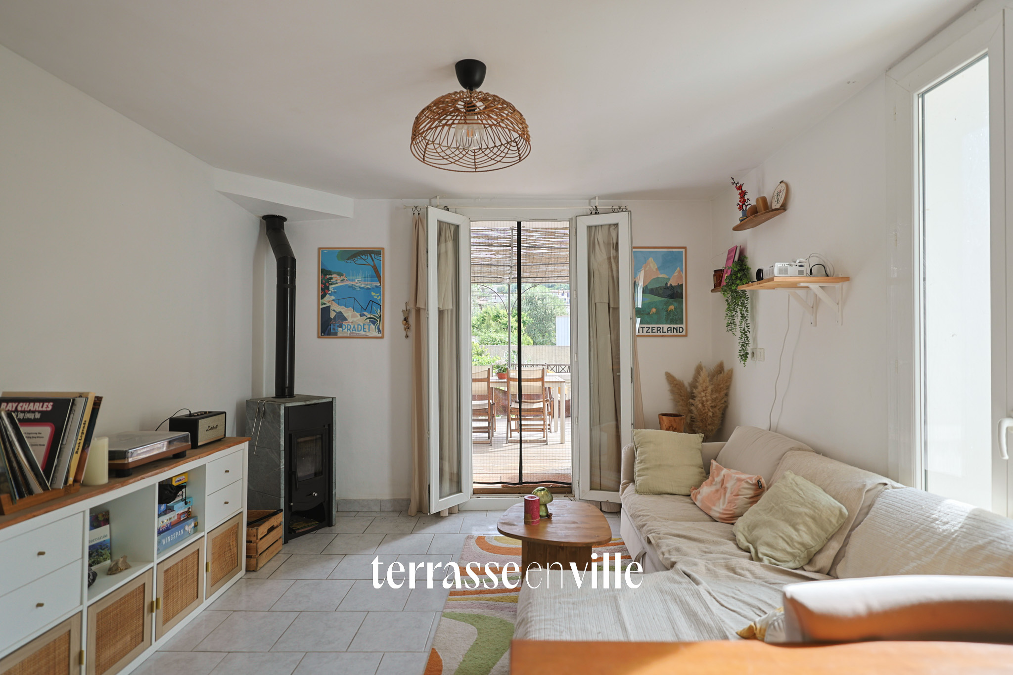 T2 - 53M2 - TERRASSE - JARDIN - PARKING - CAVE