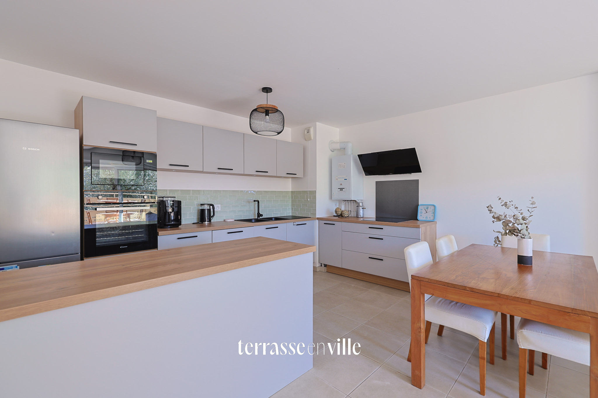 EXCLUSIVITÉ - LES ROUTES - APPARTEMENT T4 89m2   TERRASSE 25m2   368 000€