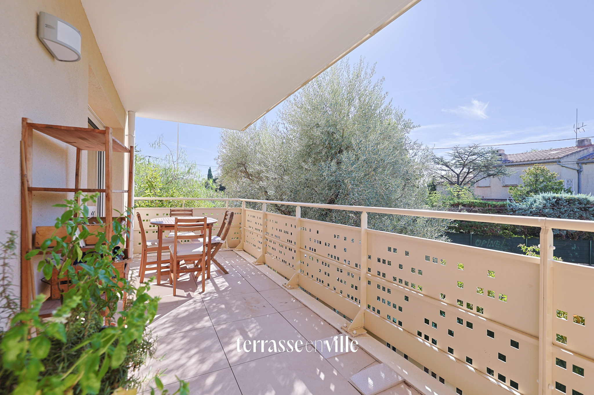 EXCLUSIVITÉ - LES ROUTES - APPARTEMENT T4 89m2 TERRASSE 25m2 368 000€