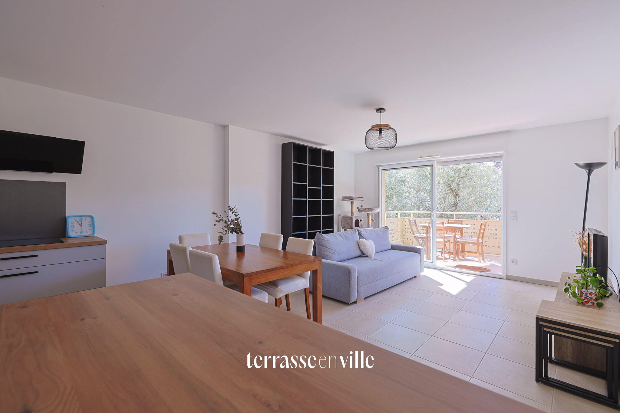 EXCLUSIVITÉ - LES ROUTES - APPARTEMENT T4 89m2   TERRASSE 25m2   368 000€
