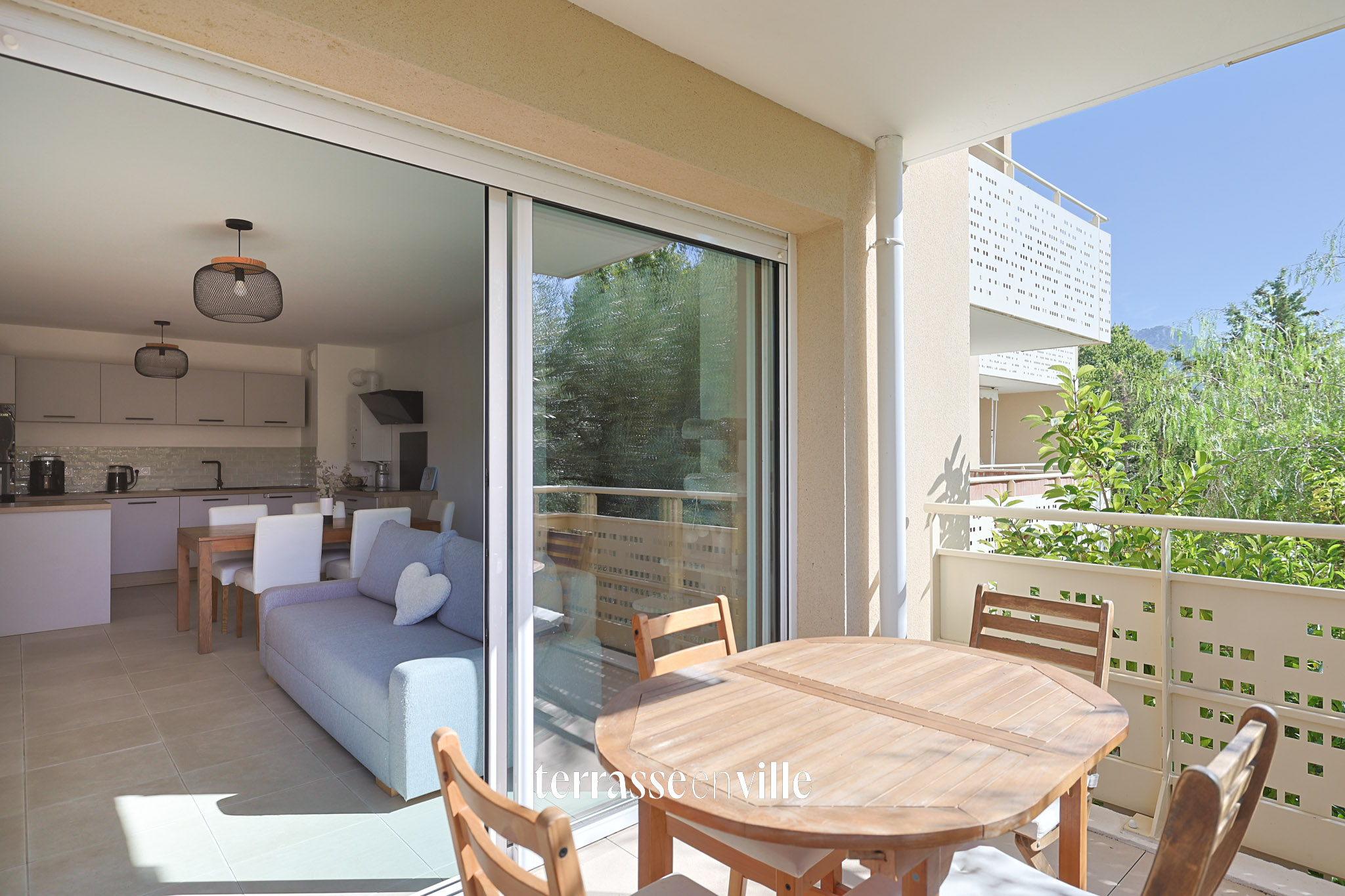 EXCLUSIVITÉ - LES ROUTES - APPARTEMENT T4 89m2   TERRASSE 25m2   368 000€