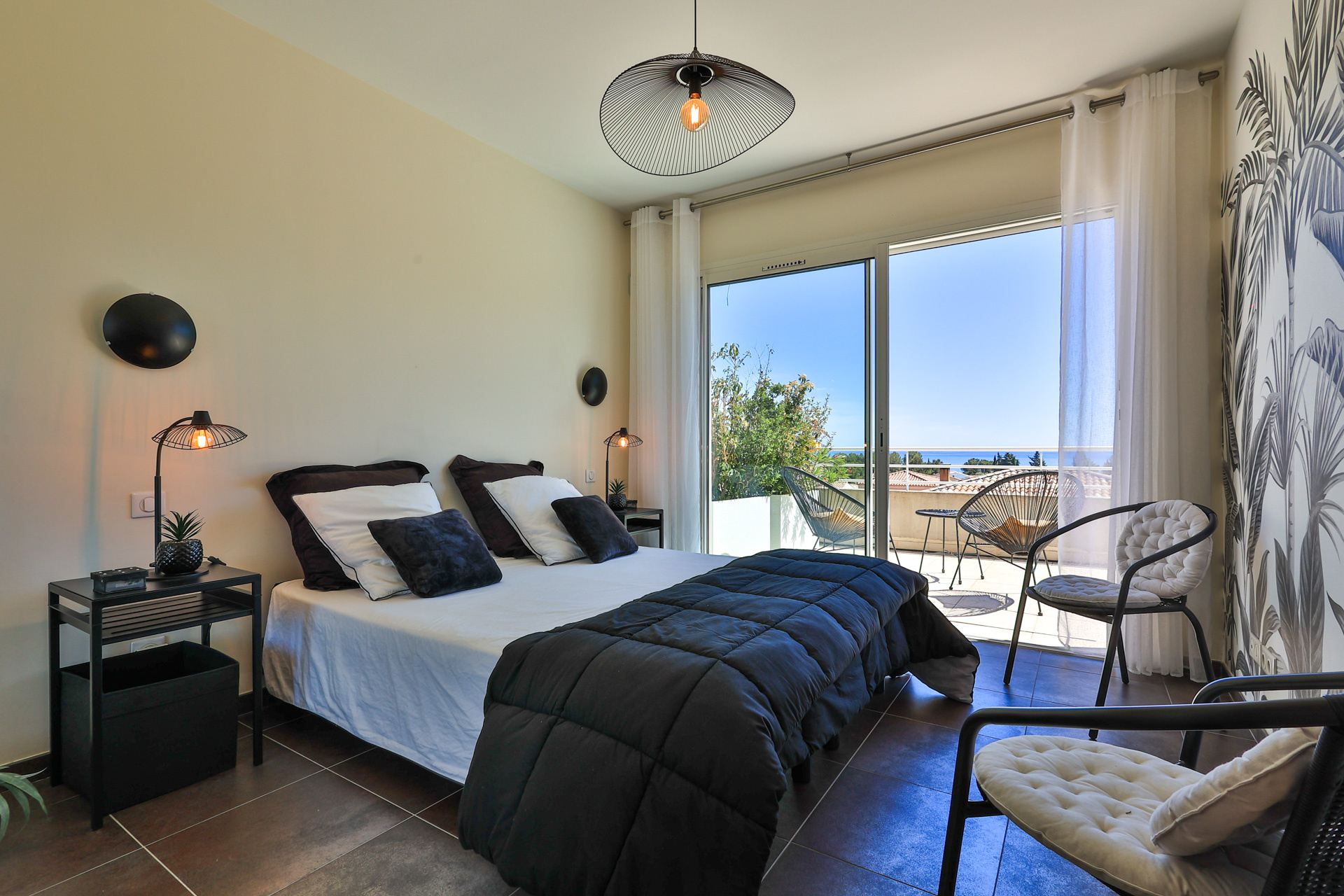 LA CIOTAT - VILLA T5 - 172M2 - GARAGE - PARCELLE 700M2 - VUE MER  - 1 350 000€