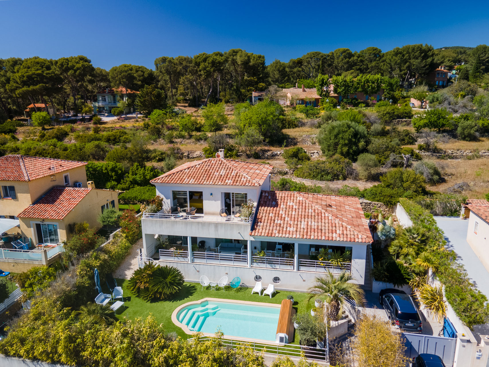 LA CIOTAT - VILLA T5 - 172M2 - GARAGE - PARCELLE 700M2 - VUE MER  - 1 350 000€
