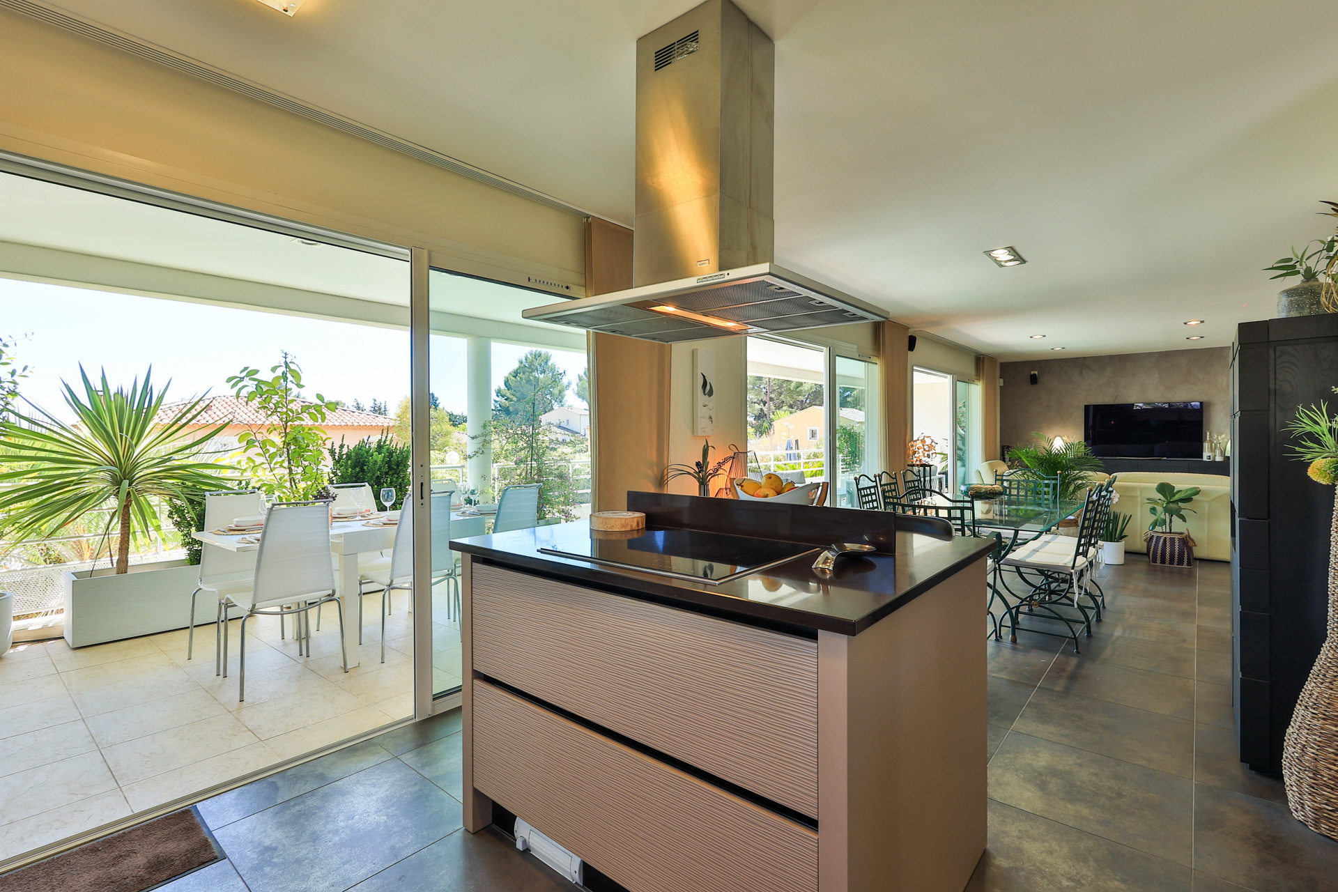 LA CIOTAT - VILLA T5 - 172M2 - GARAGE - PARCELLE 700M2 - VUE MER  - 1 350 000€