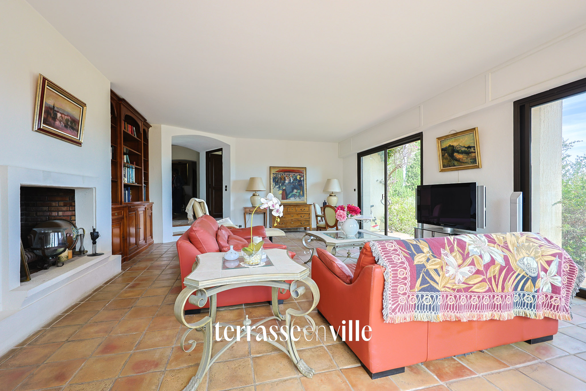 SANARY - PLAINE DU ROY - MAISON FAMILIALE T8 - 217M2 - GRAND SOUS-SOL