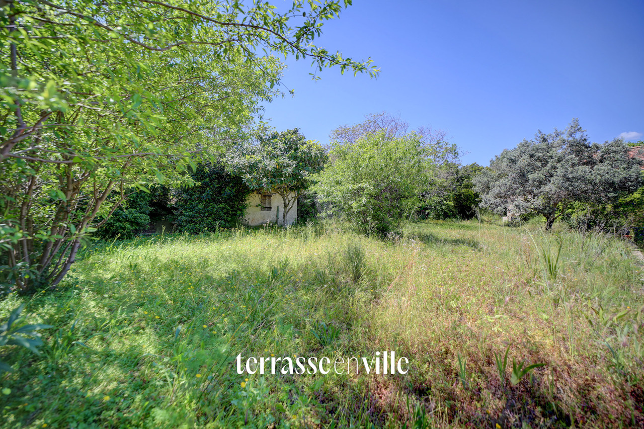 LA CIOTAT - PROCHE COMMERCES - MAISON 110 M2 T4 - JARDIN - PISCINE - PARKINGS