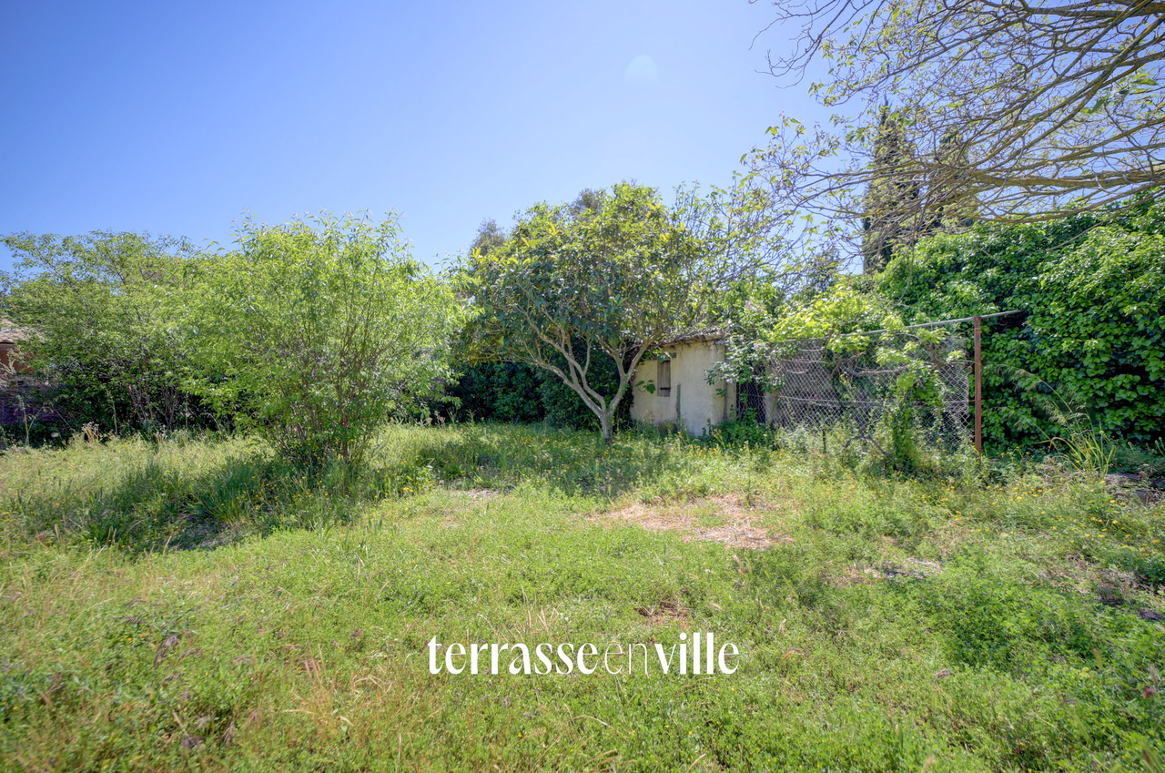 LA CIOTAT - PROCHE COMMERCES - MAISON 110 M2 T4 - JARDIN - PISCINE - PARKINGS
