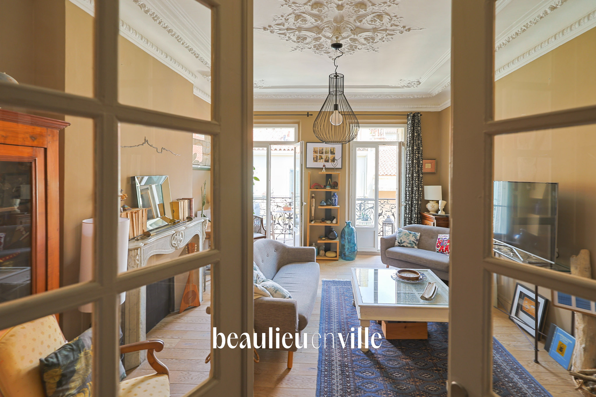 EXCLUSIVITE - TOULON - APPARTEMENT HAUSSMANIEN - 133 M2 - 3 CHAMBRES - CENTRE VILLE - 495 000 €