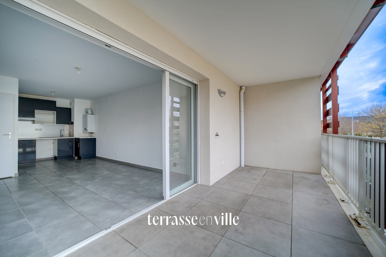 SAINT-CYR-SUR-MER - BEAU T2 RECENT - 38 M2 - TERRASSE - PISCINE - DOUBLE PARKING - CAVE - 239 000€