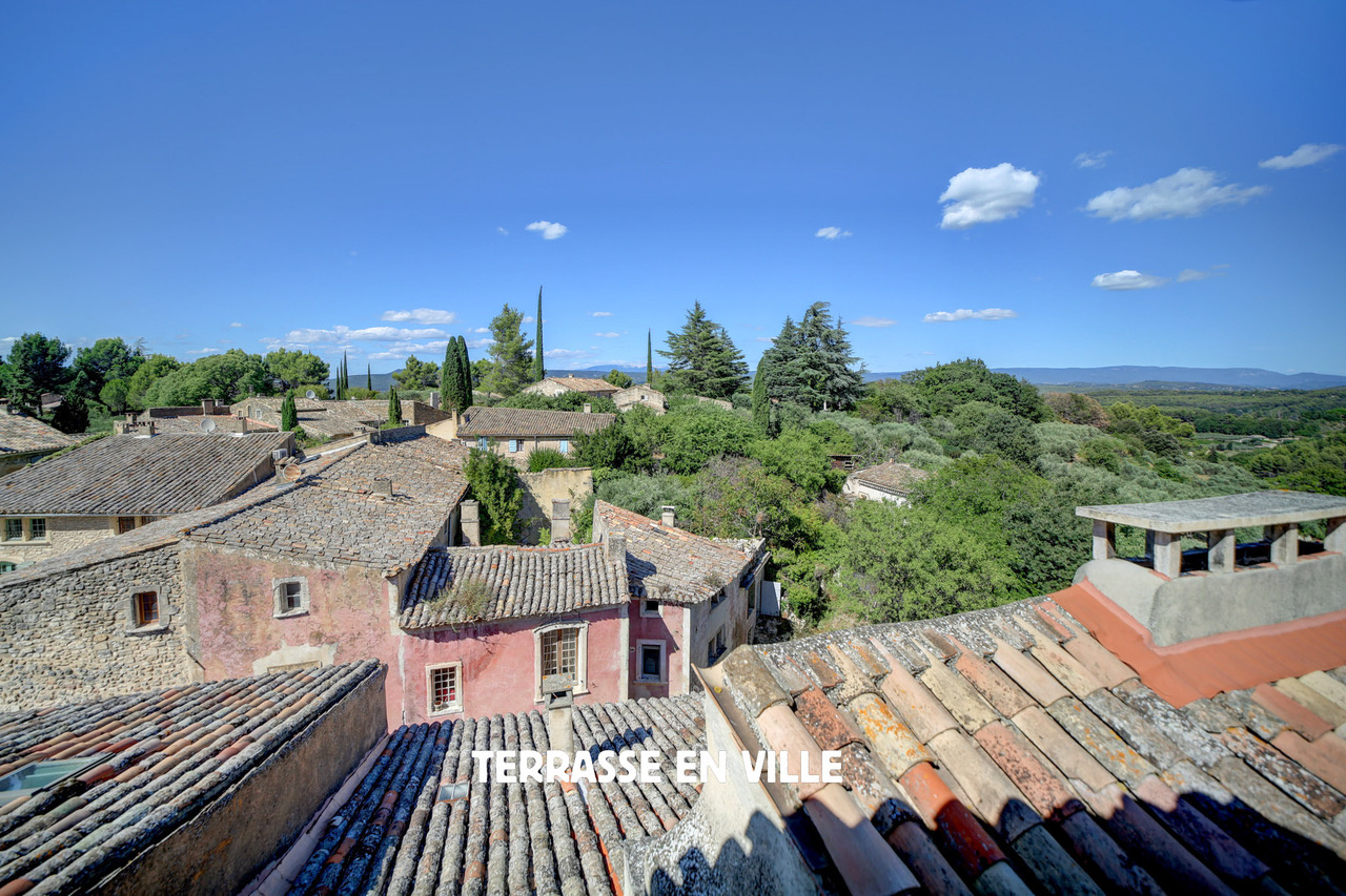 LUBERON - OPPEDE LE VIEUX - MAISON DE CHARME - 3 CHAMBRES D’HÔTES - 790 000 €