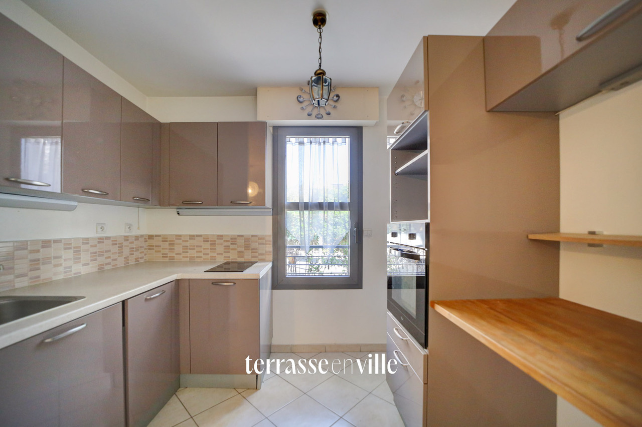 LA CIOTAT - BORD DE MER - APPARTEMENT T2 - 45 m2  - TERRASSE - 325 000 €