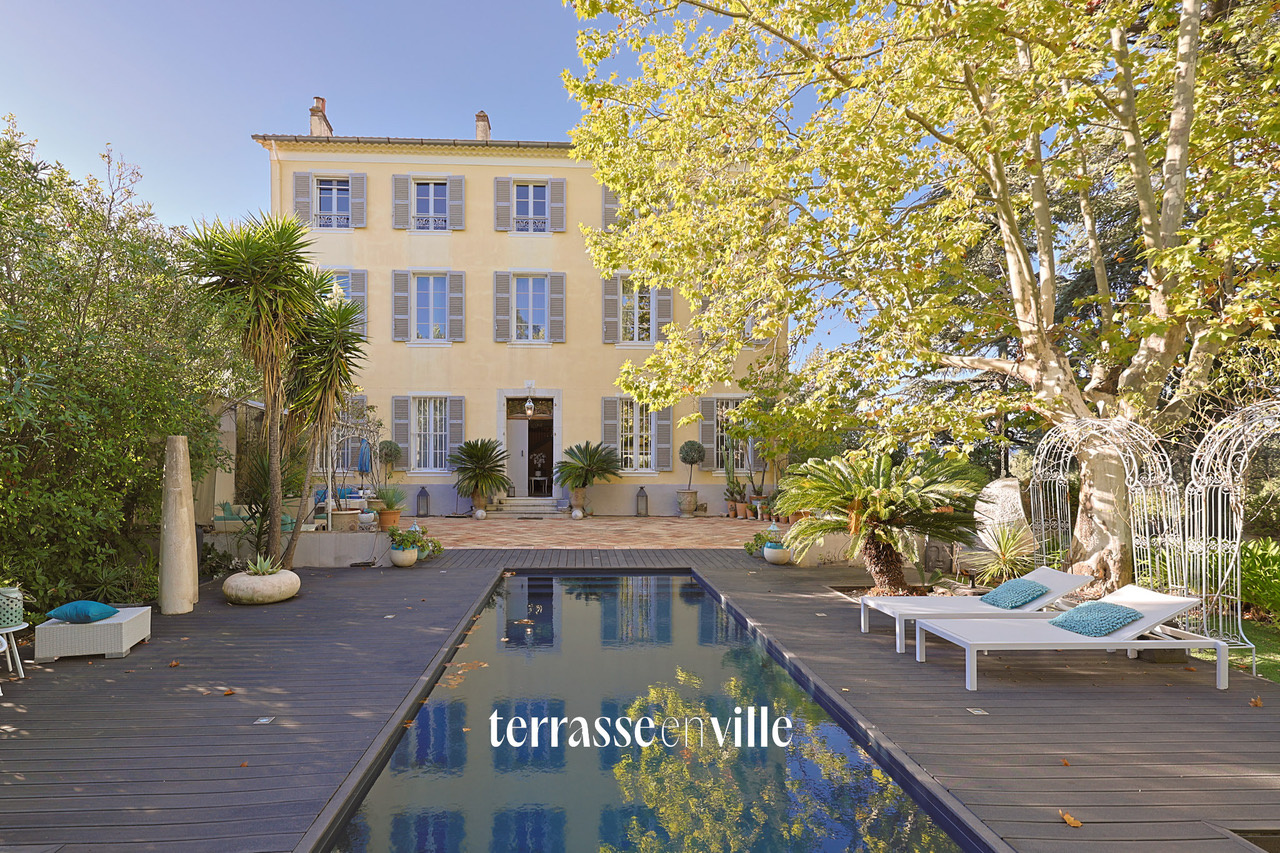 LA CRAU - Bastide de charme - 400 M2