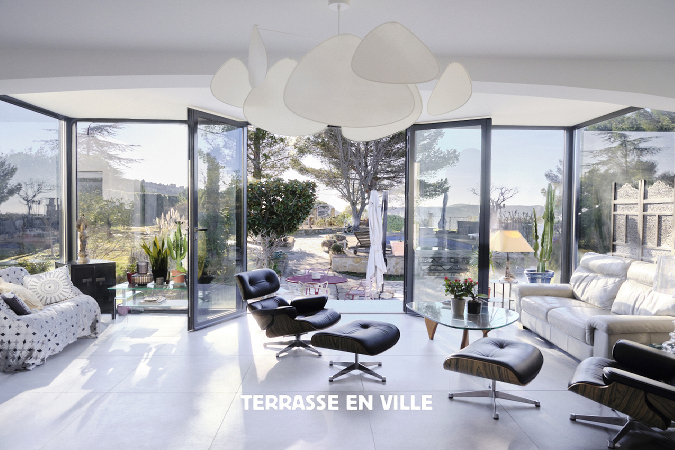 CARNOUX-EN-PROVENCE - MAISON FAMILIALE AVEC STUDIO INDEPENDANT - T8 214 m2 - VUE CAP CANAILLE - PISCINE - GARA