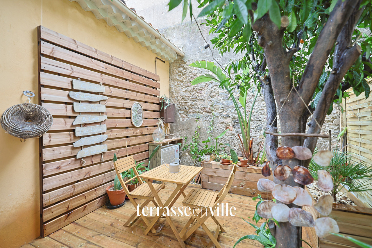 MAISON - T2 - 43 M2 - CENTRE VILLE - HYERES - TERRASSE 249 000 €