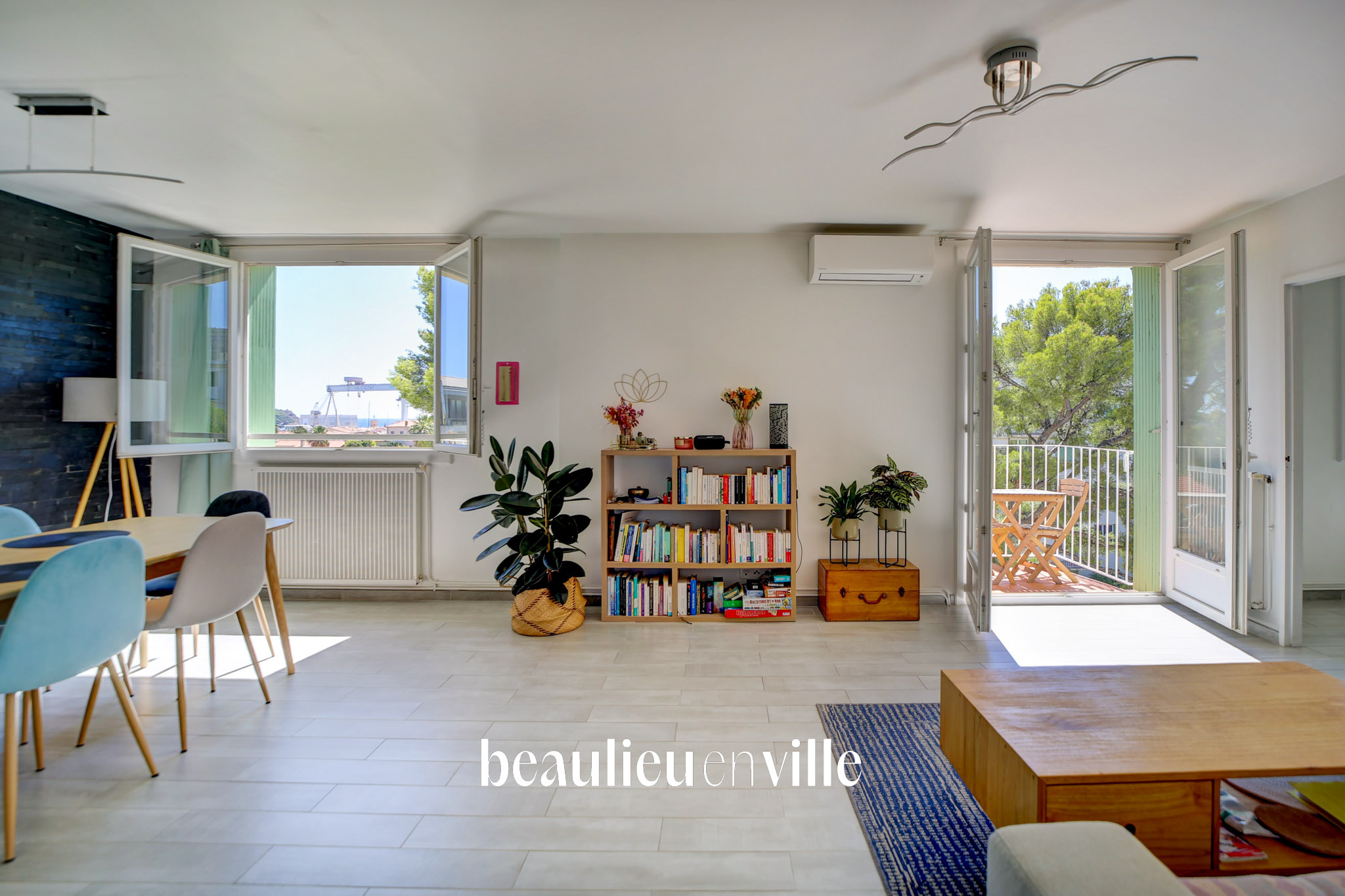 LA CIOTAT - JARDIN DE LA VILLE - APPARTEMENT T3 65m2 - BALCON - VUE DEGAGÉE - 340 000€