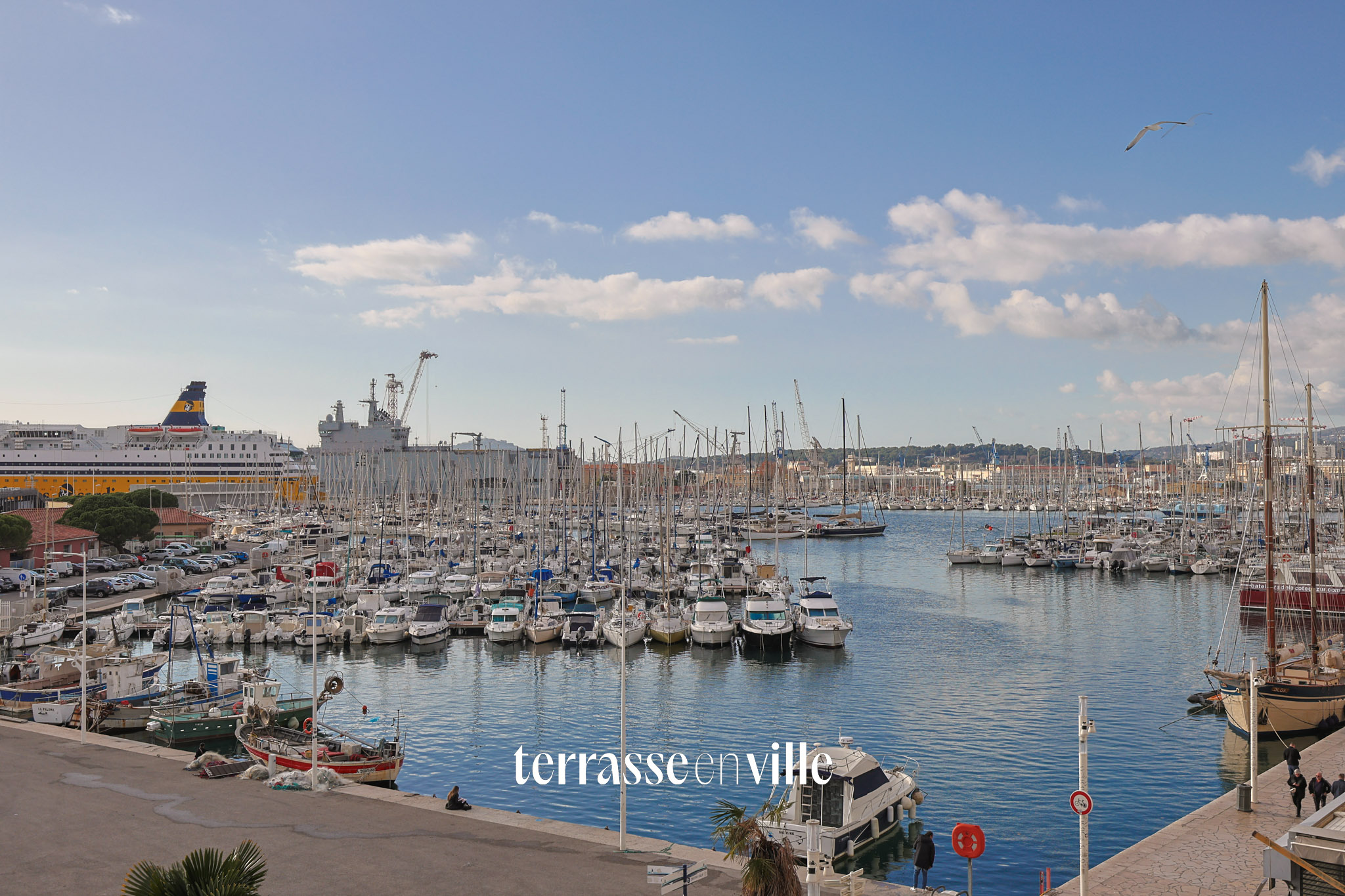 PORT DE TOULON - T3 VUE MER - 86 M2- TERRASSE - 425 000€