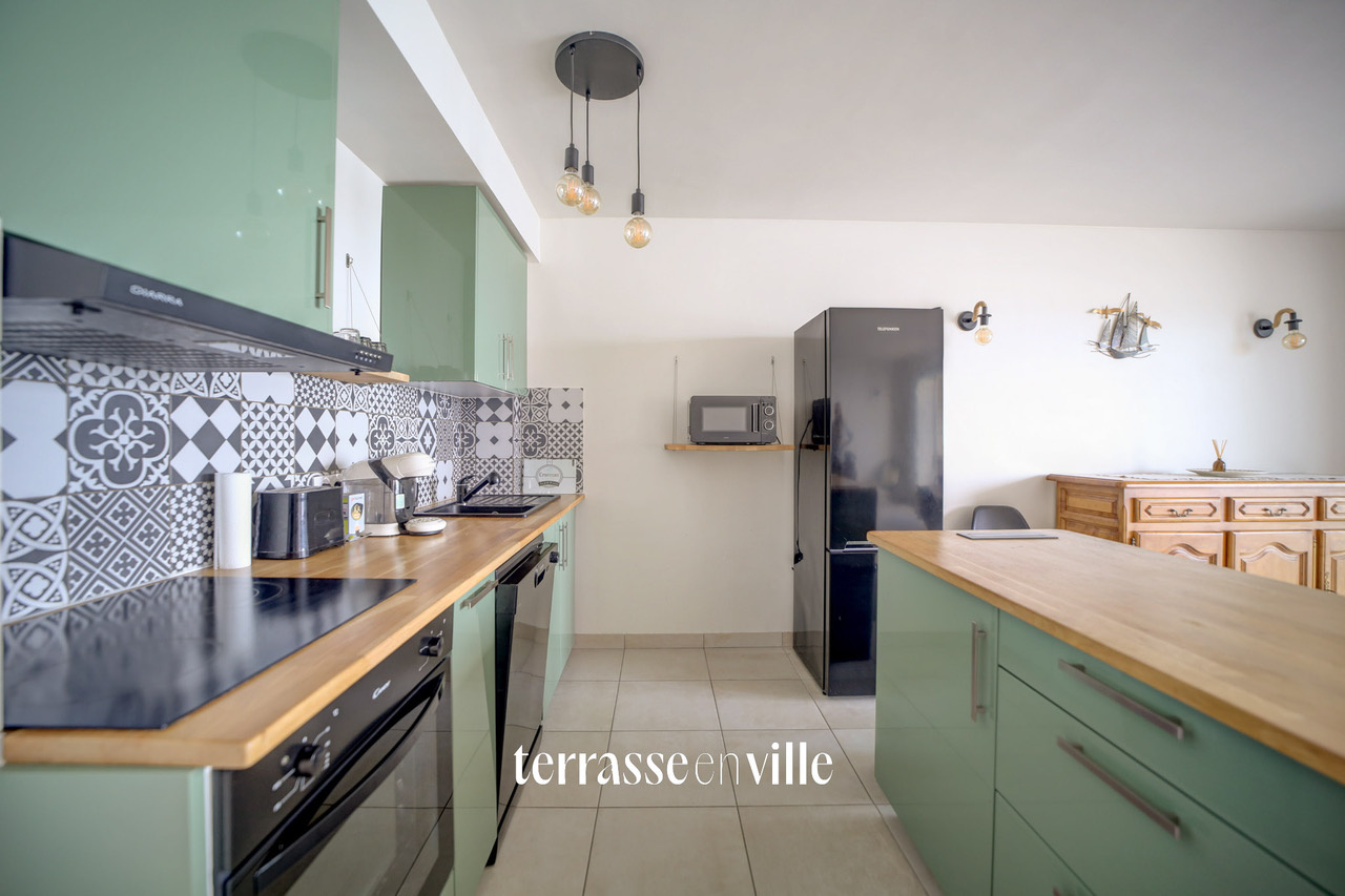 ST CYR-SUR-MER - PROMENADE ROSE - APPARTEMENT 80M2 VUE MER PANORAMIQUE - TERRASSE - GARAGE