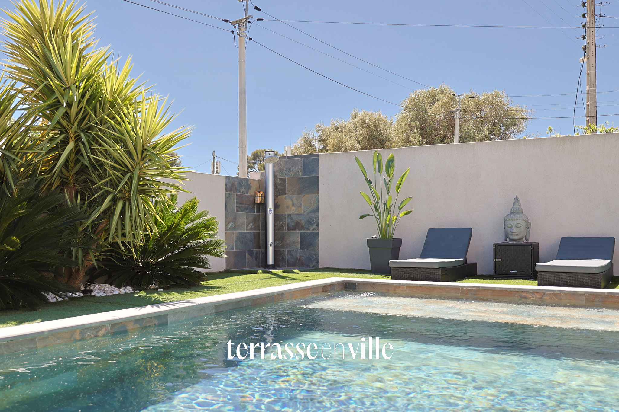 MAISON CONTEMPORAINE - TOULON - LES ROUTES - T 5 - PISCINE - JARDIN - PARKING