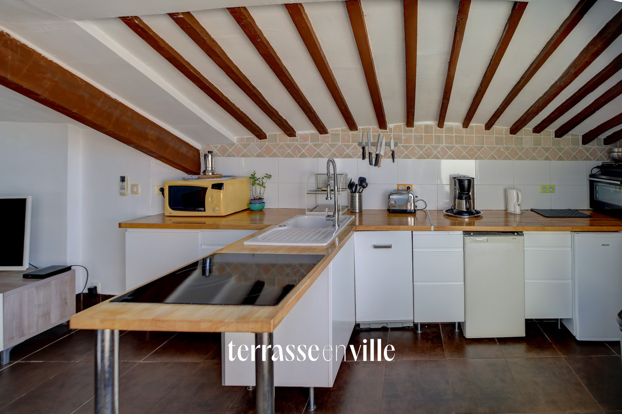 LA CIOTAT CLOS DES PLAGES T3 DUPLEX DE CARACTÈRE AVEC TERRASSE ET PARKING À 2 PAS DES PLAGES - 399 000