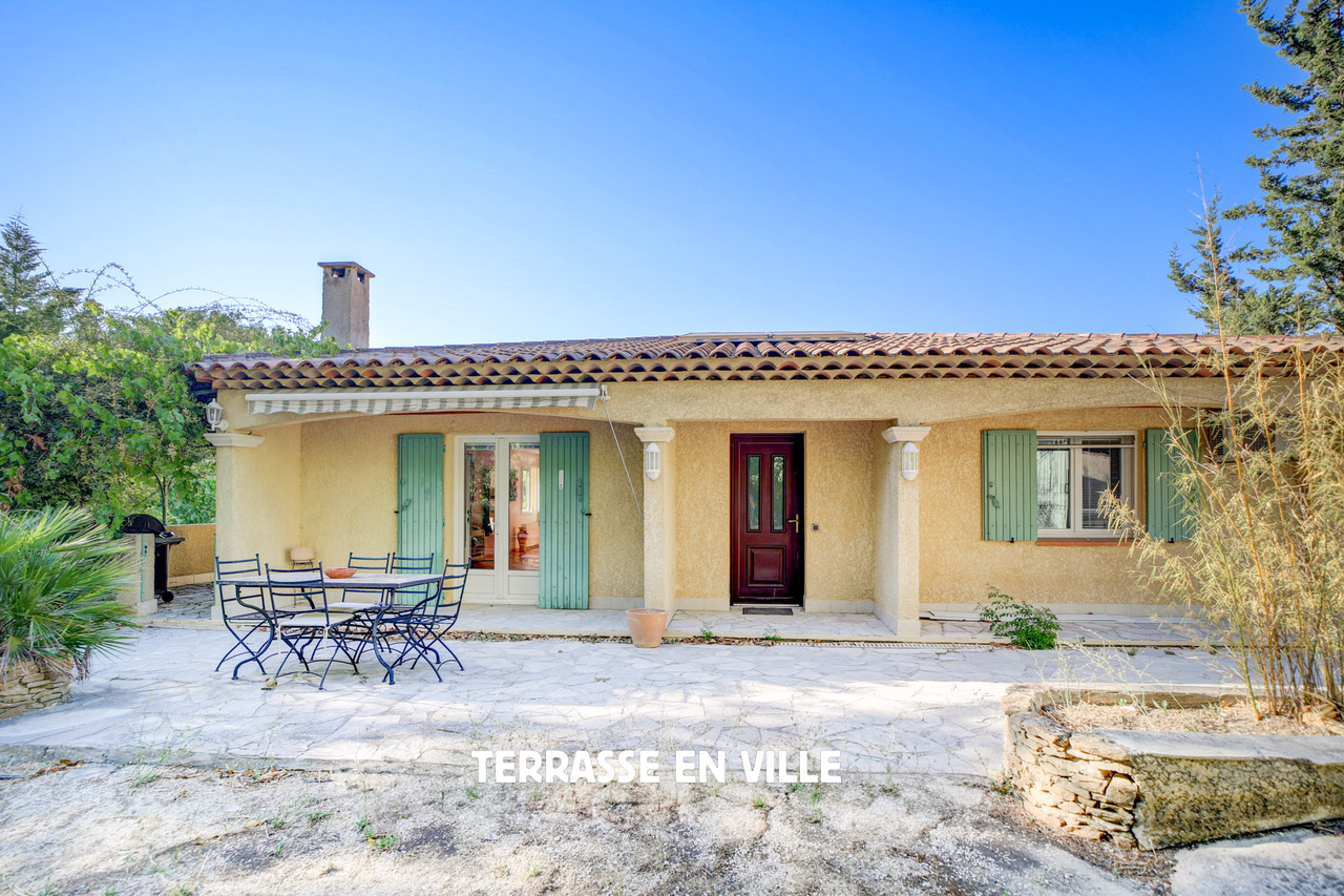 PEYPIN - VILLA T6 - 160 m2 - TERRAIN 2000 m2 - PISCINE- GARAGE - 670 000 €