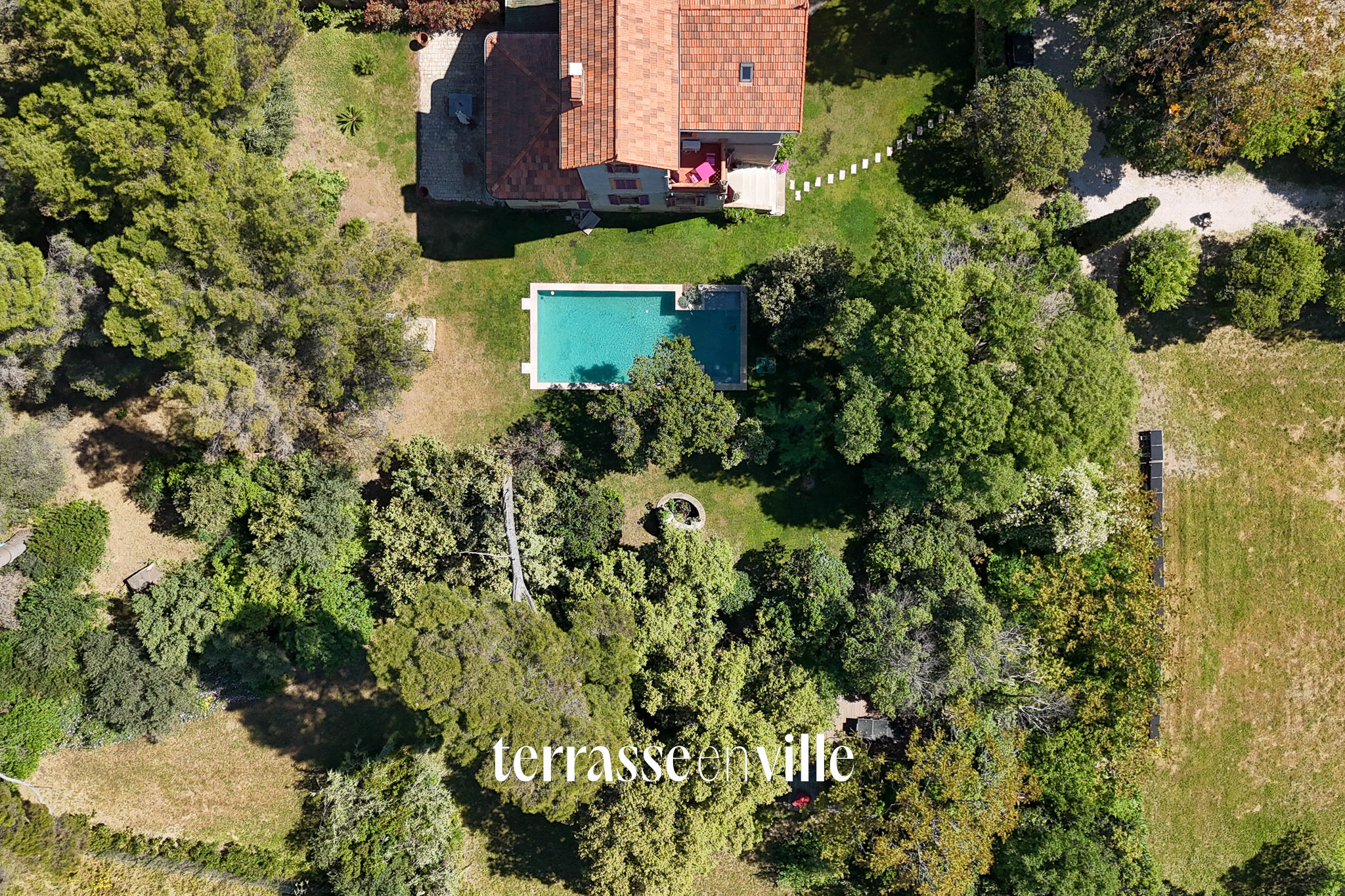 LA CIOTAT - MAISON DE MAÎTRE 1820 225 M2 - 6 CHAMBRES - PISCINE 11X5 - GARAGE 50M2 - PARC ARBORÉ 5 000 M2
