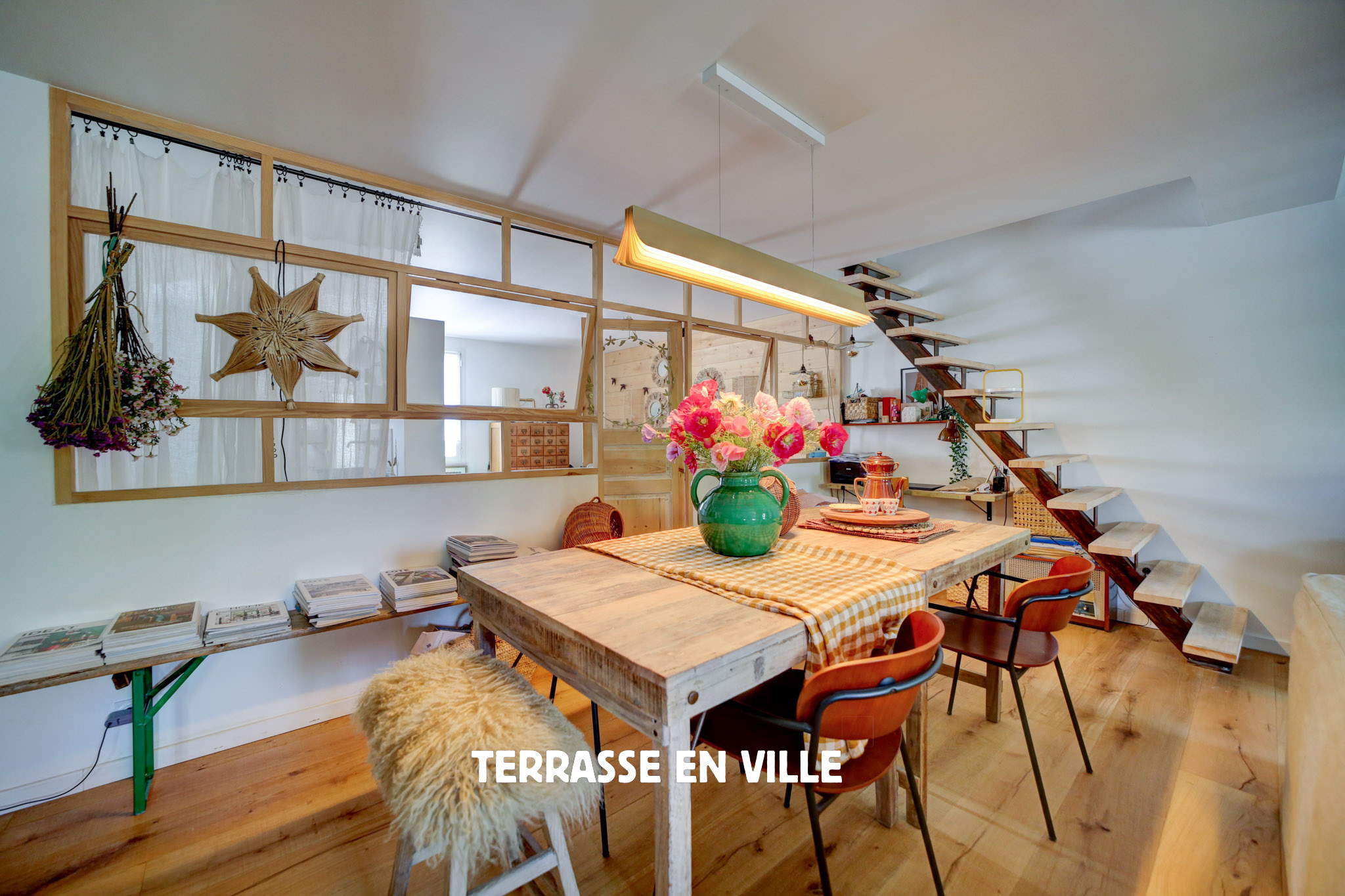 SAINT CYR SUR MER - IMMEUBLE - APPARTEMENT - TERRASSE- COMMERCE - COUR INTÉRIEURE - CAVE VOUTÉE
