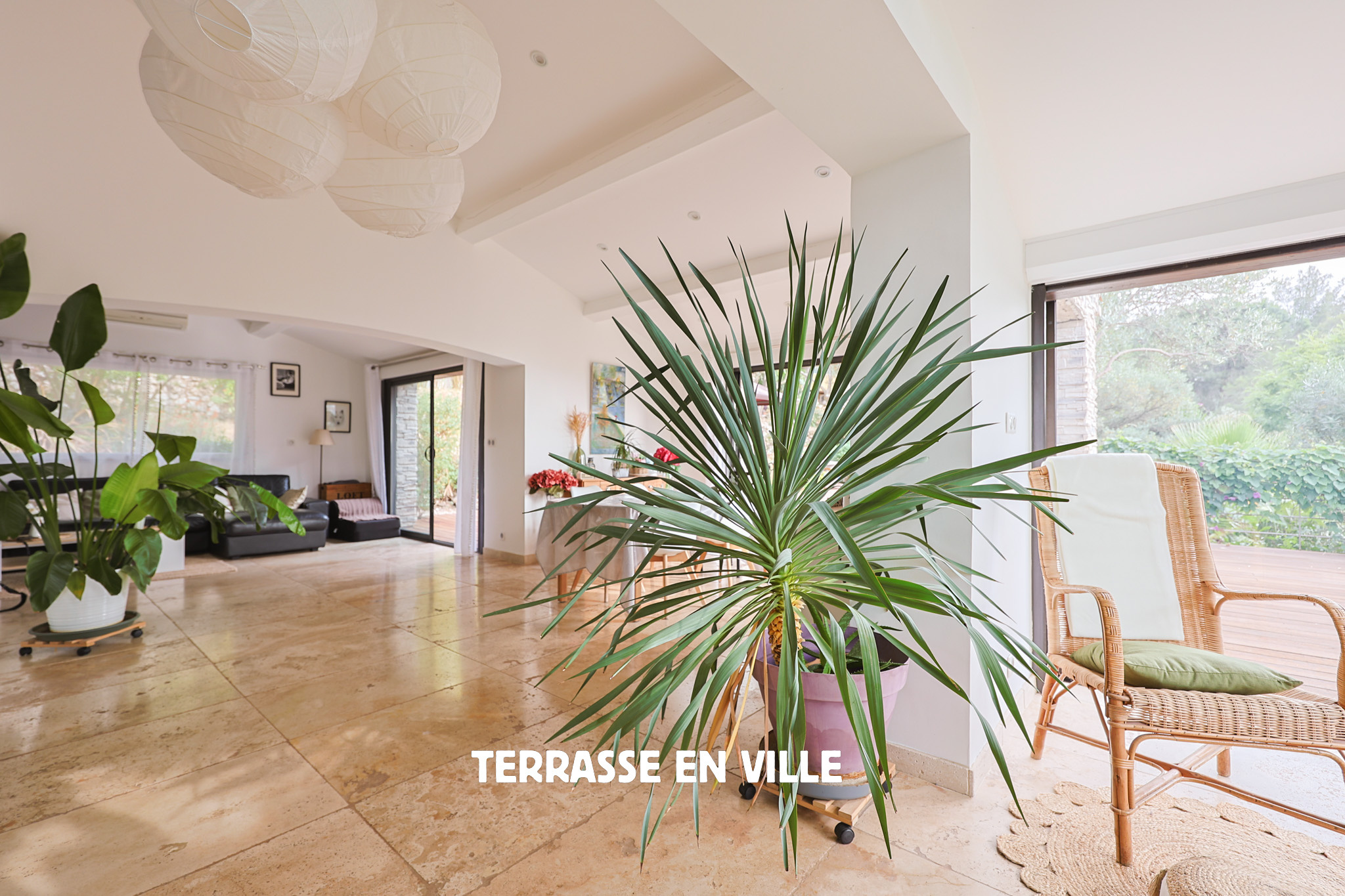 Toulon Ouest - Maison Familiale 230m2 - Parcelle 2000m2 - Piscine - Vue dégagée - 745 000€