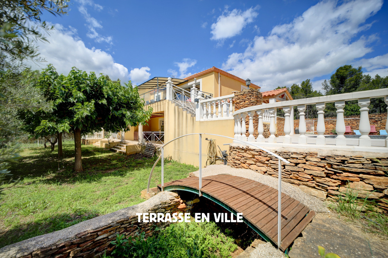 LA CIOTAT - HAUTEURS DE FONTSAINTE - VILLA VUE MER - PISCINE - DÉPENDANCE - GARAGE