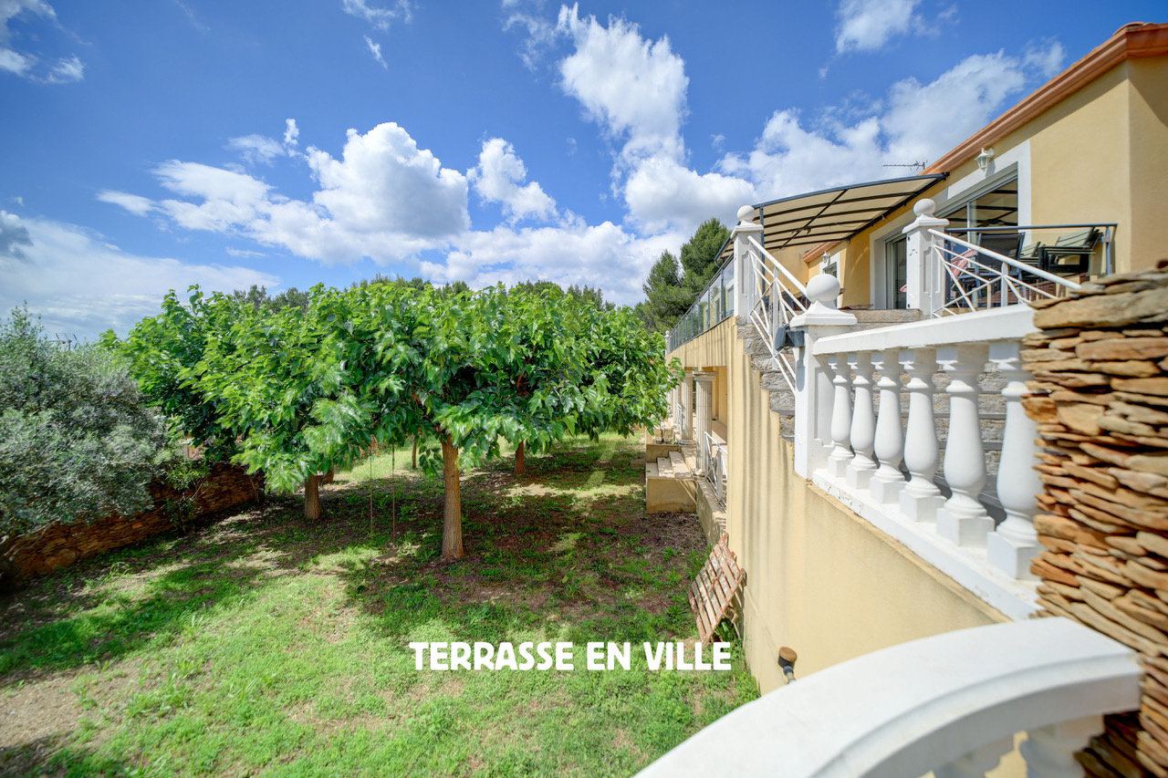 LA CIOTAT - HAUTEURS DE FONTSAINTE - VILLA VUE MER - PISCINE - DÉPENDANCE - GARAGE