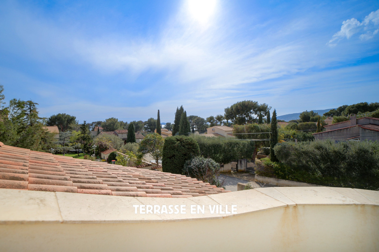 BELLE VILLA RENOVEE 214M2 - QUARTIER FONTSAINTE - T2 INDEPENDANT - PISCINE - 940 000€