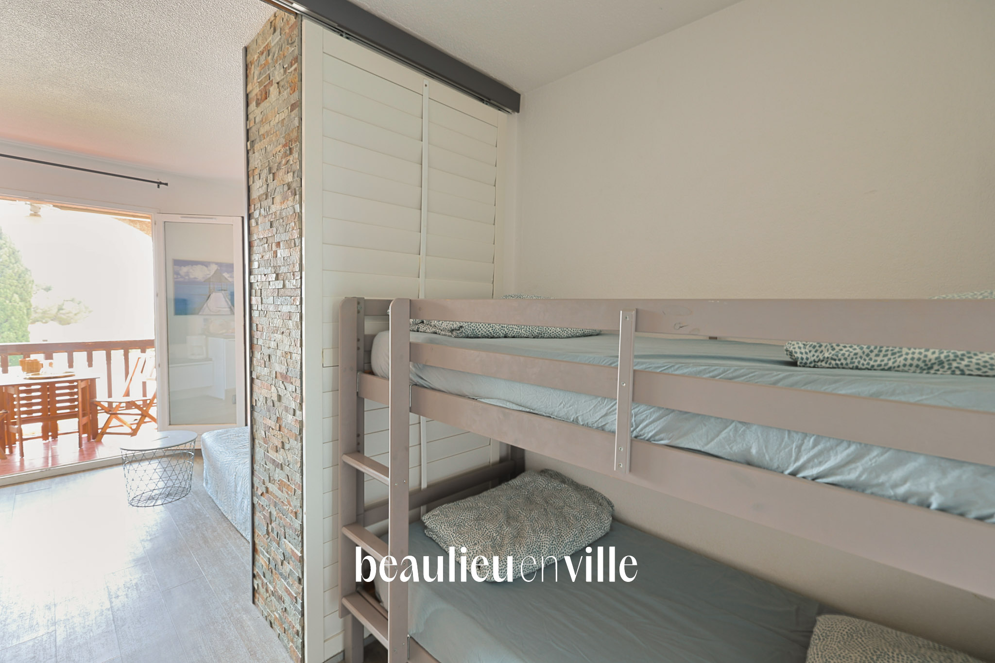 EXCLUSIVITE - APPARTEMENT T2 -18 M2 - PLAGES - MER - COMMERCE - PORT - PARKING - 158 000 €