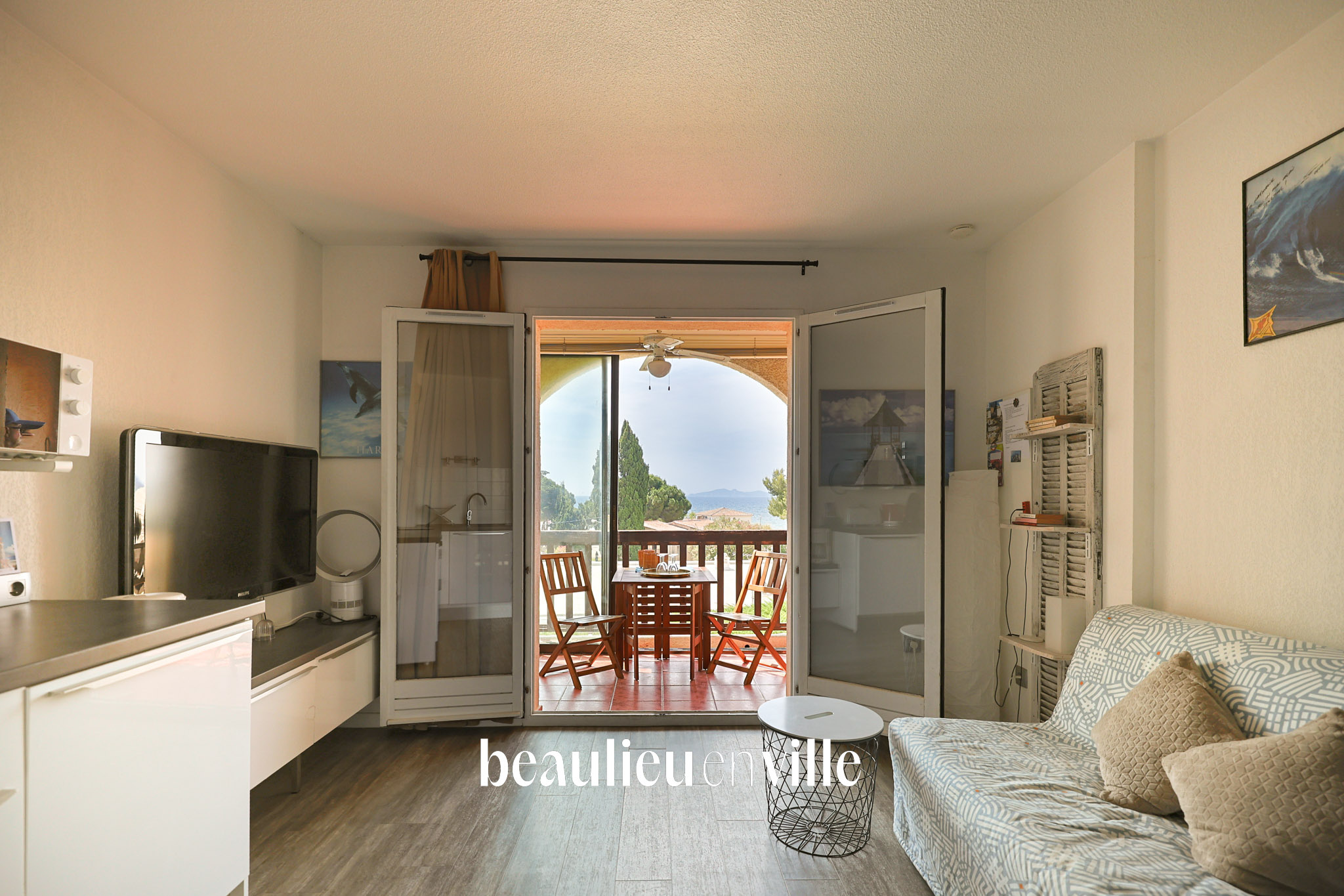 EXCLUSIVITE - APPARTEMENT T2 -18 M2 - PLAGES - MER - COMMERCE - PORT - PARKING - 158 000 €