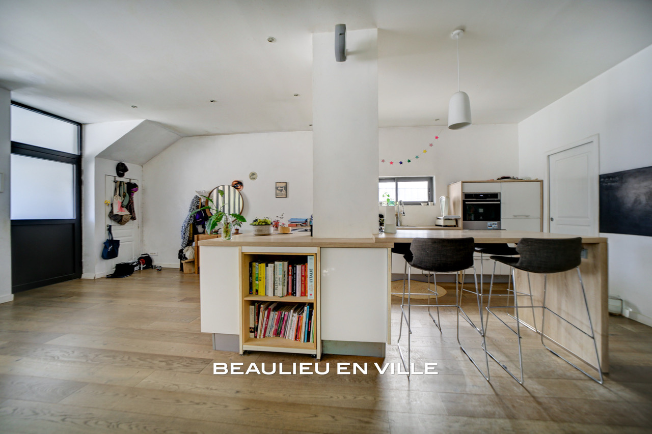 LA CIOTAT - CENTRE-VILLE - LOFT 137 M2 - GARAGE - 470 000  €
