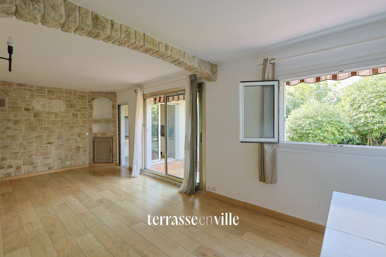 TOULON - LA SERINETTE - RDJ T5 95M2 - JARDIN 200M2 - PARKING - CAVE - 350 000€