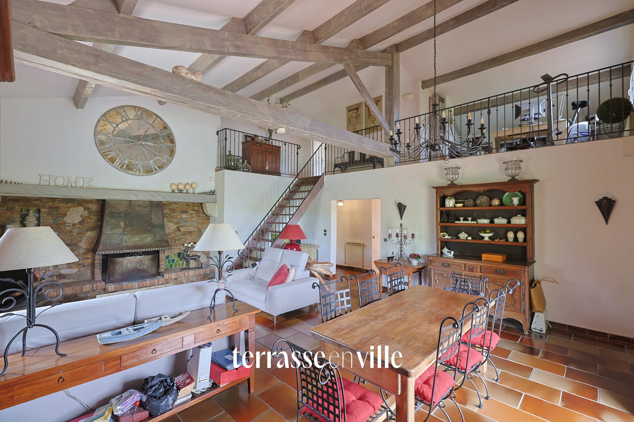 Maison de caractère avec un bel espace piscine, détente, sans vis-à-vis