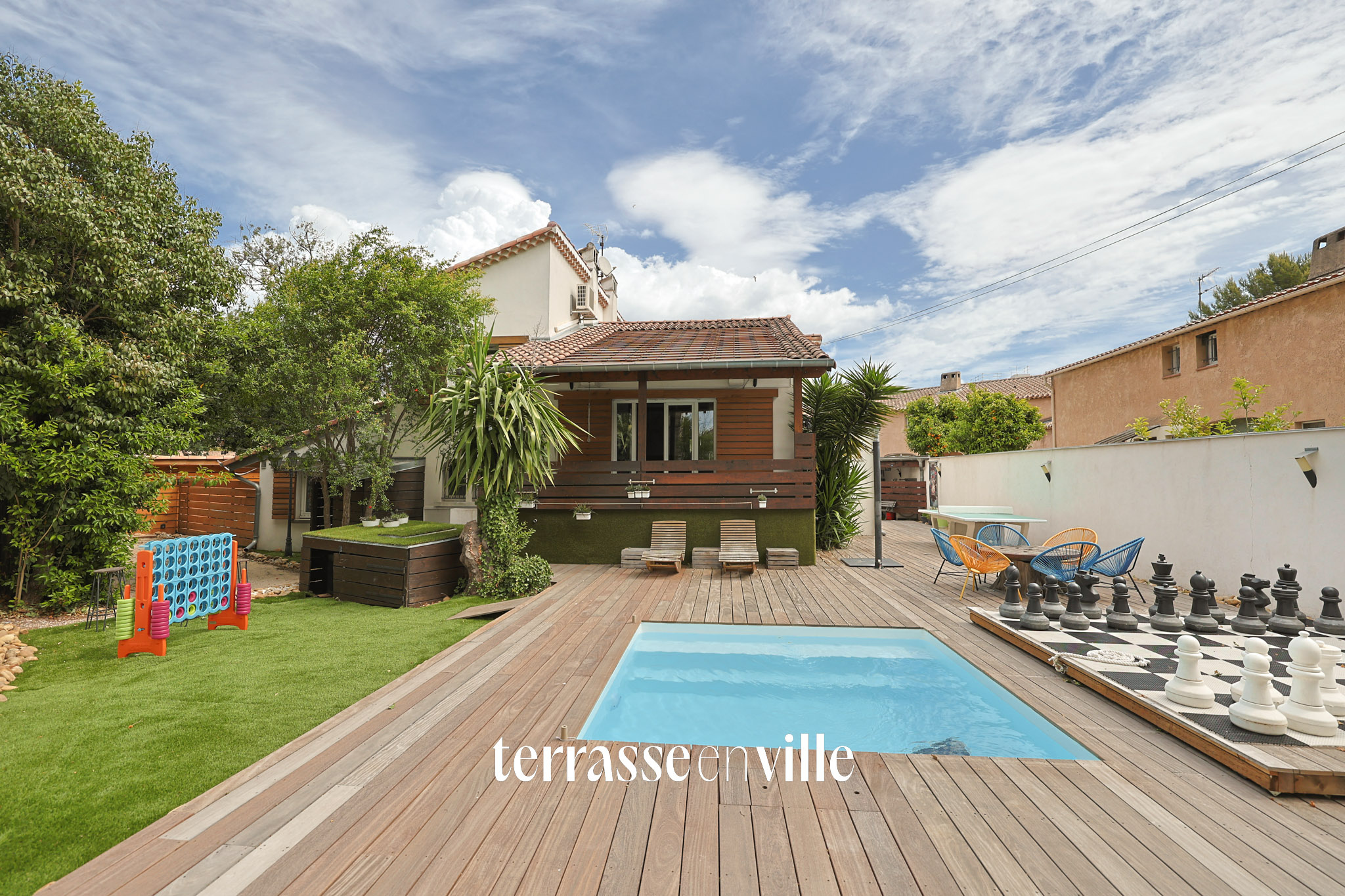 MAISON - TOULON EST - 125 M2 - 3 CHAMBRES - DEPENDANCE - PISCINE - PARKING - COMMERCE - JARDIN