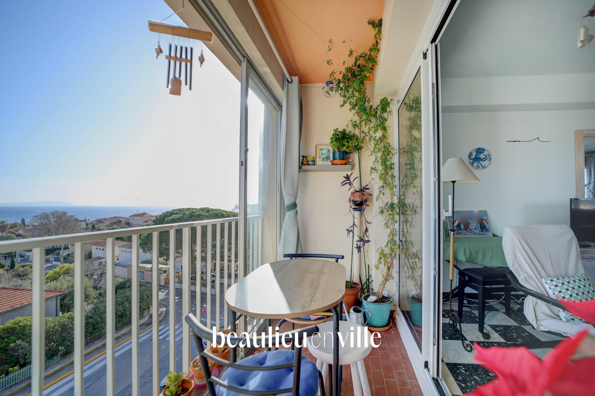 LA CIOTAT - CENTRE VILLE - APPARTEMENT T3 82m2 - VUE MER - BALCON