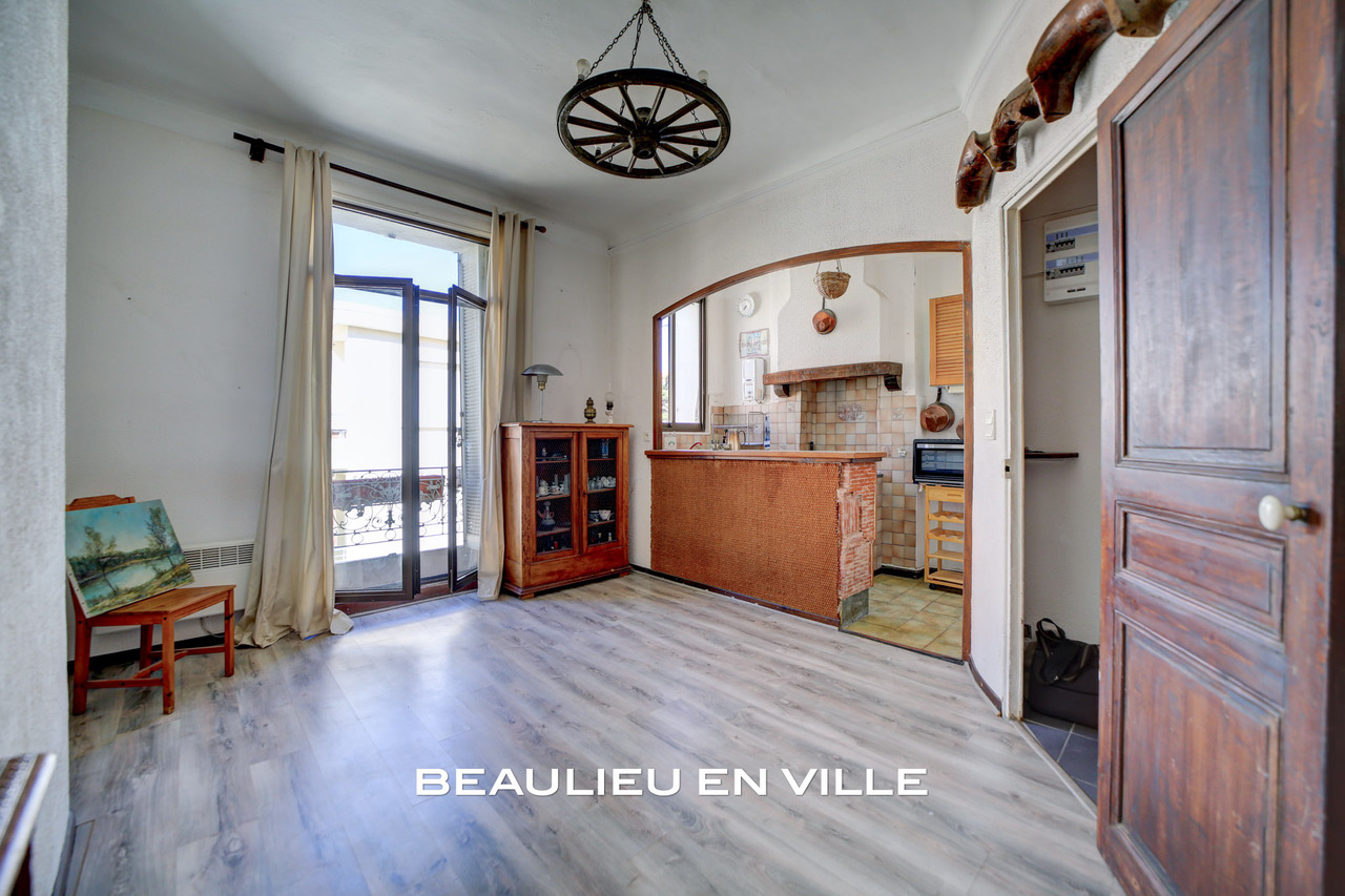 TOULON - MOURILLON - T2 - 50 M2 - VUE DÉGAGÉE TOITS - PROCHE PLAGE