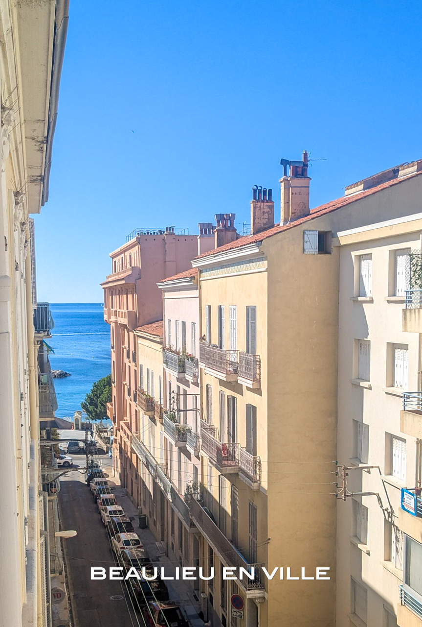 TOULON - MOURILLON - T2 - 50 M2 - VUE DÉGAGÉE TOITS - PROCHE PLAGE