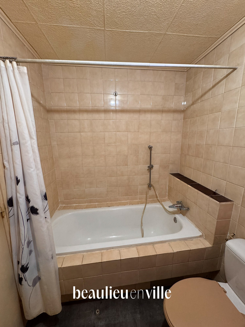 T3 - 53M2 - DERNIER ETAGE - PROCHE VIEUX PORT - 195 000€
