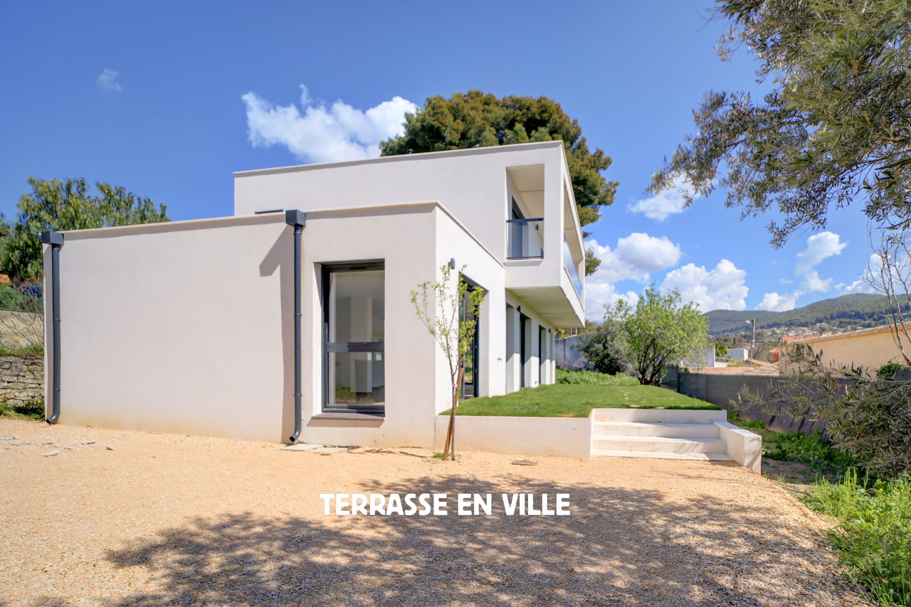 VILLA NEUVE T4/5 - 150M2 - PETITE VUE MER - TERRAIN 830M2 - PISCINE - 996 000€